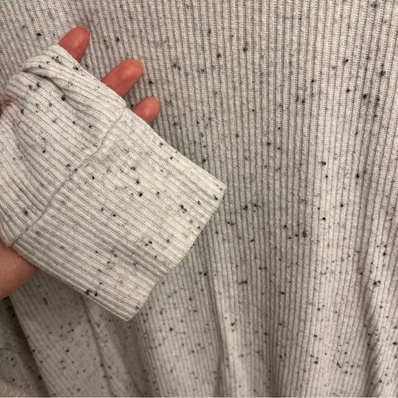 American Eagle Speckled Cream Long Sleeve Top - Picture 3 of 5